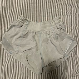 Size 2 lululemon hotty hot low rise shorts 2.5”